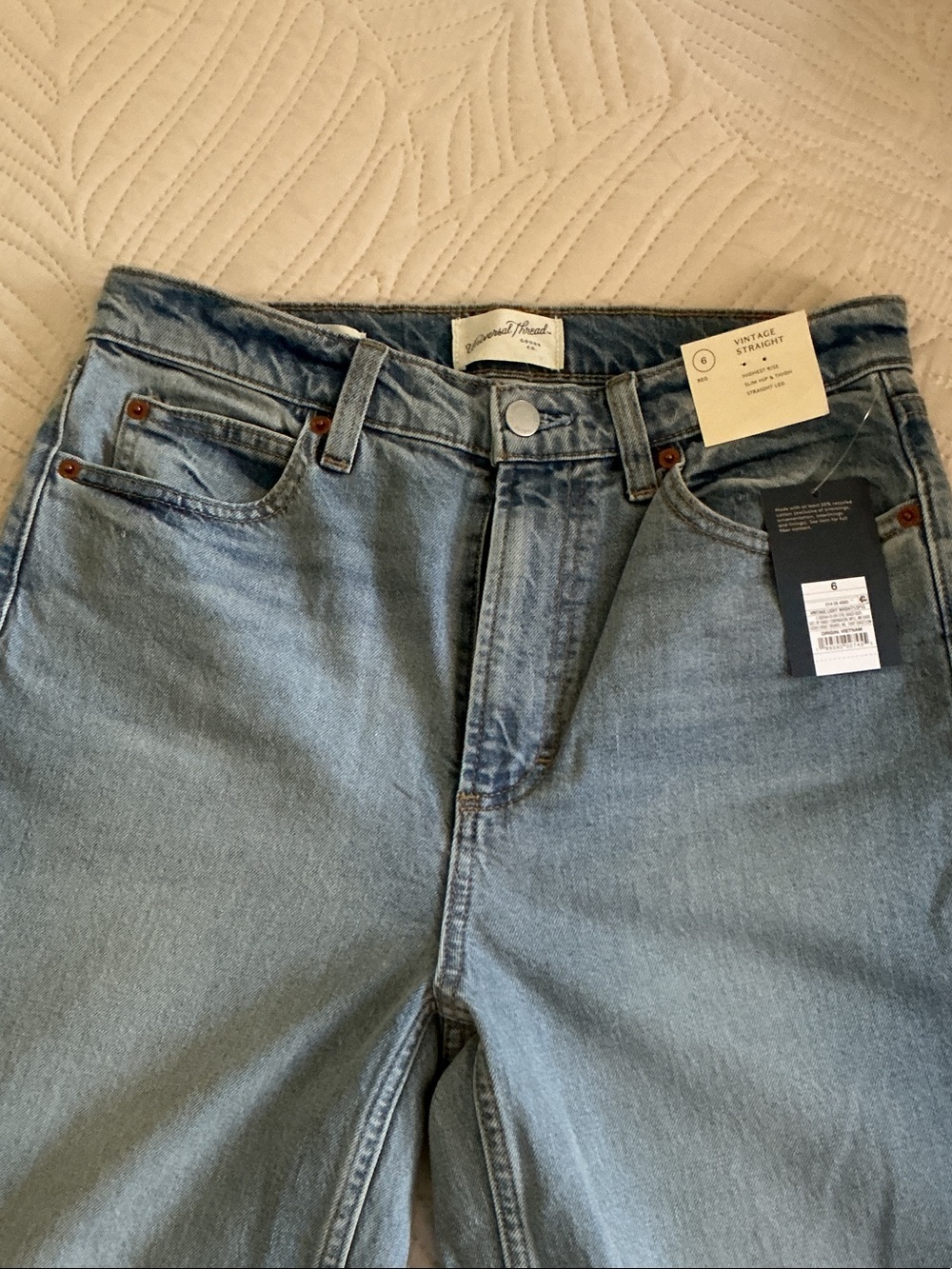 Universal Thread Light Blue Straight Leg Jeans/ highest rise/slim hip
